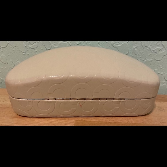 Coach Hard Clamshell Sunglass Case - Picture 5 of 5